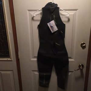 NeoSport Womens Jane Sleeveless Triathlon Wetsuit Size 6 (NWT)
